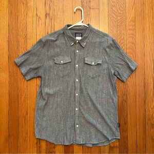 Patagonia Men’s sz L short sleeve button up shirt - grey, lightweight